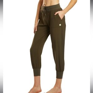 Vuori Summits Woven Joggers - size M